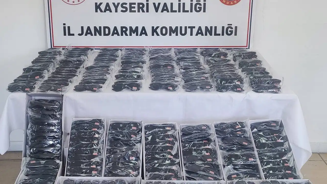 Kayseri'de 3 Milyon TL Değerinde Kaçak Güneş Gözlüğü Operasyonu: Jandarma Kargo Takibiyle Yakaladı