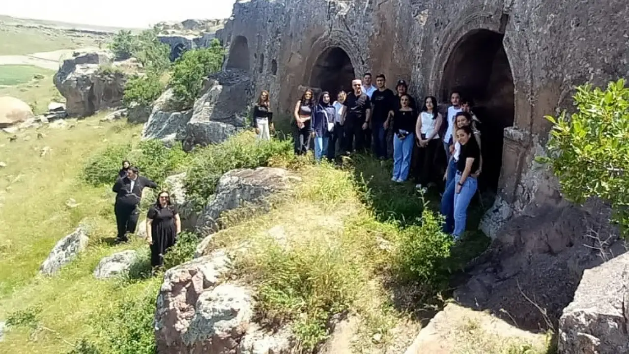 Kayseri Üniversitesi Öğrencileri Develi'de Binlerce Yıllık Tarihin İzini Sürdü