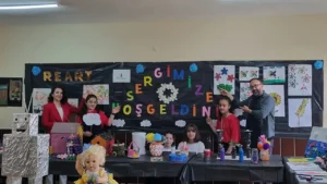 Kayseri Gürpınar Okulu’ndan Çevreye Sanatsal Dokunuş: Atık Malzemeler Eserlere Dönüştü