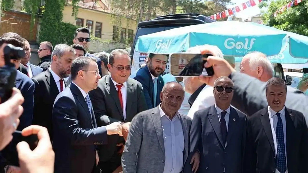 Kayserili Başkanlar Nevşehir Mustafapaşa Seçimi İçin Sahada: Bakan Gürlek ile Cuma Namazı