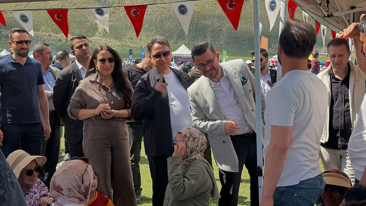AK Parti Kayseri İl Başkanı Hüseyin Okandan'dan Yoğun Pazar Mesaisi: Protokolden Halk Buluşmasına Uzanan Kapsamlı Program
