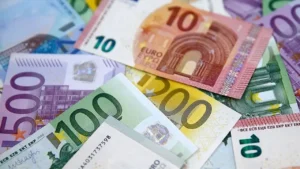 Serbest Piyasalarda Dolar ve Euro Güne Yükselişle Başladı: Güncel Kurlar ve Piyasa Beklentileri