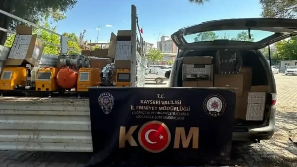 Kayseri’de Yasa Dışı Sigara Üretimine Büyük Operasyon: Milyonluk Kaçak Ürün Ele Geçirildi