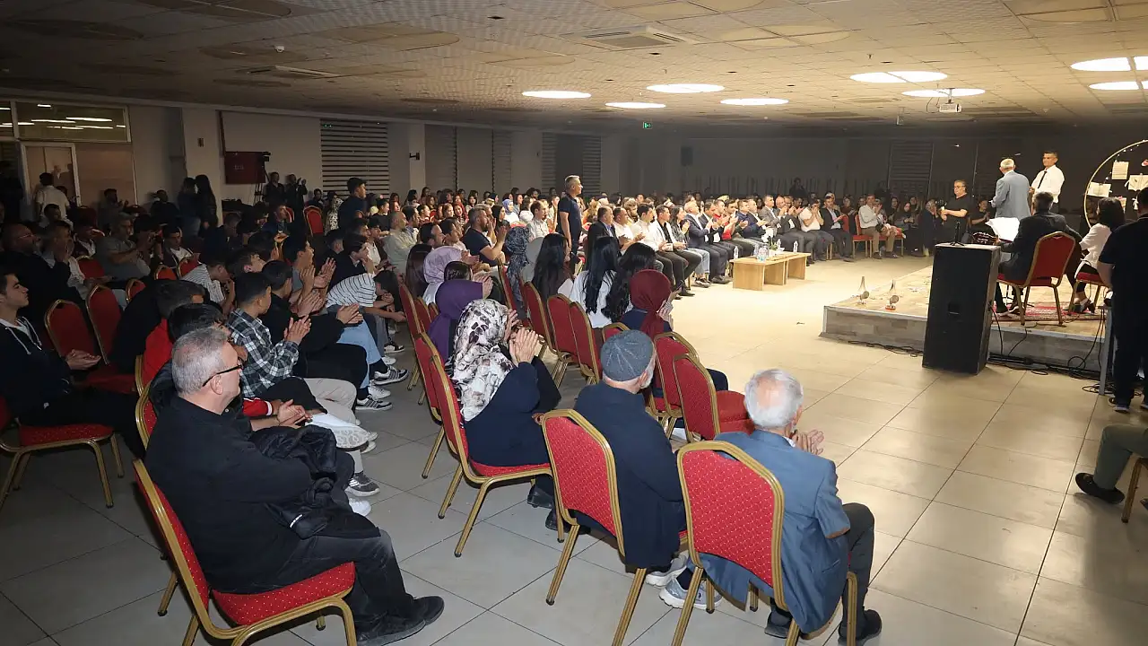 Kayseri Yahyalı'da Şiir Gecesi: Kültür ve Sanat Protokolü Birleştirdi