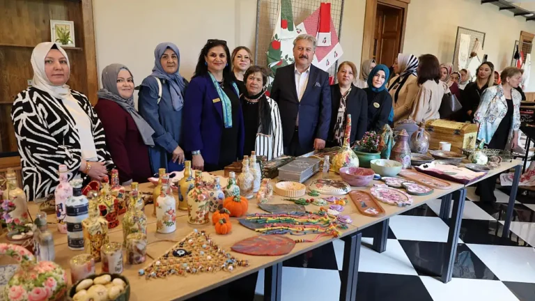 Melikgazi Sanat Atölyelerinden Yıl Sonu Sergisi: Emek ve Üretim Beğeni Topladı