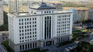 AK Parti Genel Başkan Vekili Elitaş, Yardımcılarıyla Kritik Toplantıda: Ekonomi ve Dünya Gündemi Masada