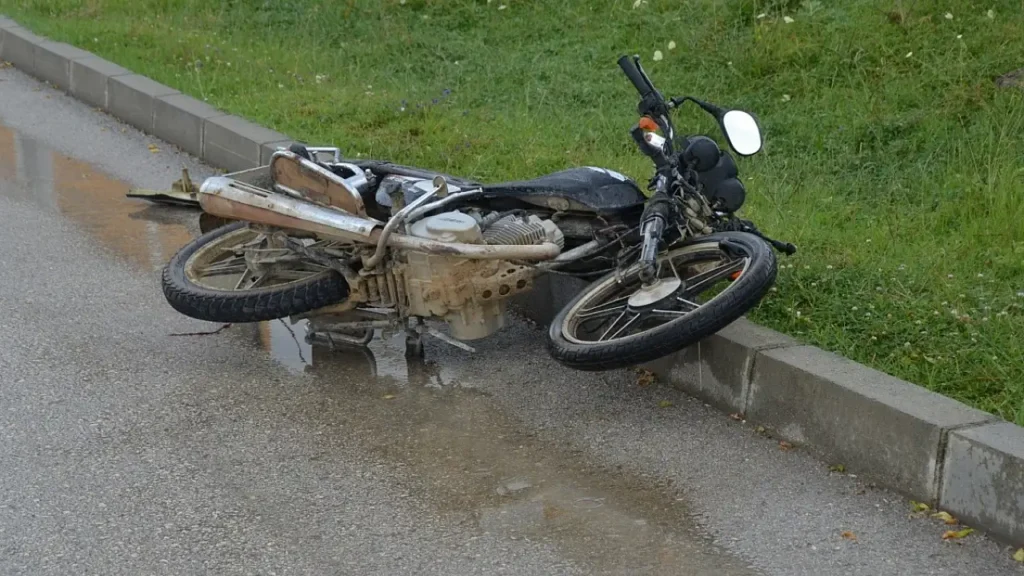 Kayseri Tomarza’da Motosiklet Kazası: Sürücü Ağır Yaralı Olarak Hastaneye Kaldırıldı
