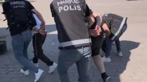 Kayseri'de Büyük Uyuşturucu Operasyonu: Binlerce Hap Ele Geçirildi, 3 Kişi Tutuklandı