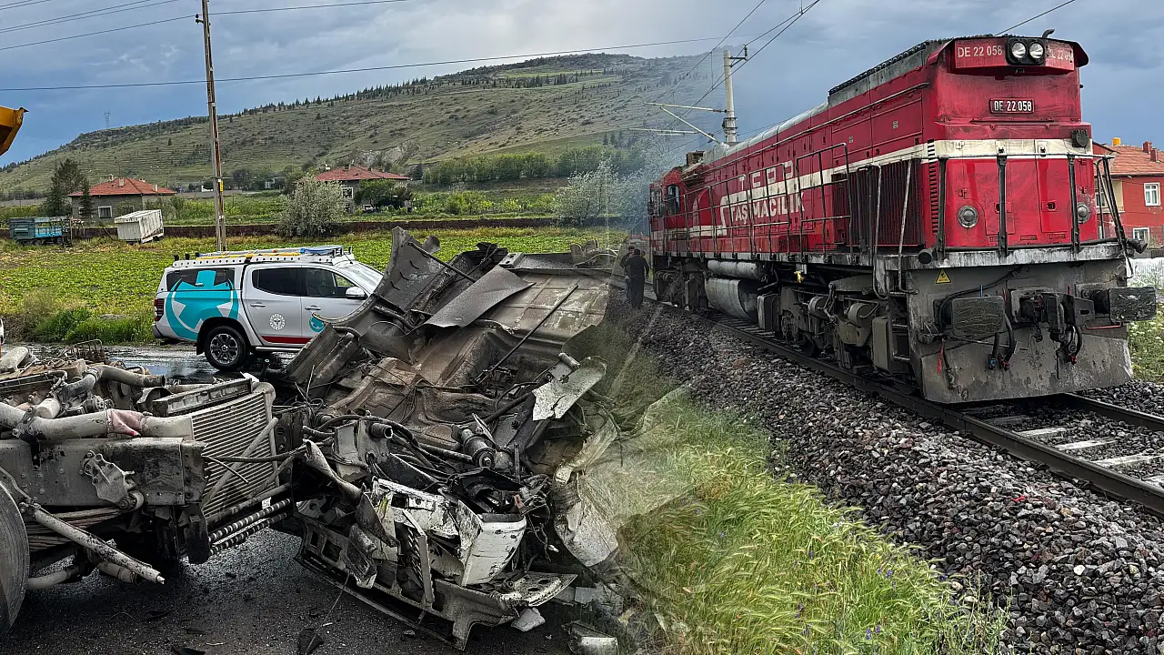 Kayseri Kocasinan'da Tren ve Kamyon Çarpışması: İki Yaralı Hastaneye Kaldırıldı, Soruşturma Başlatıldı