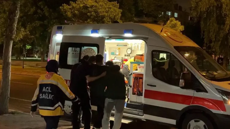 Kocasinan Parkında Gerilim: Bıçaklı Kavgada İki Genç Yaralandı, Şüpheli Yakalandı