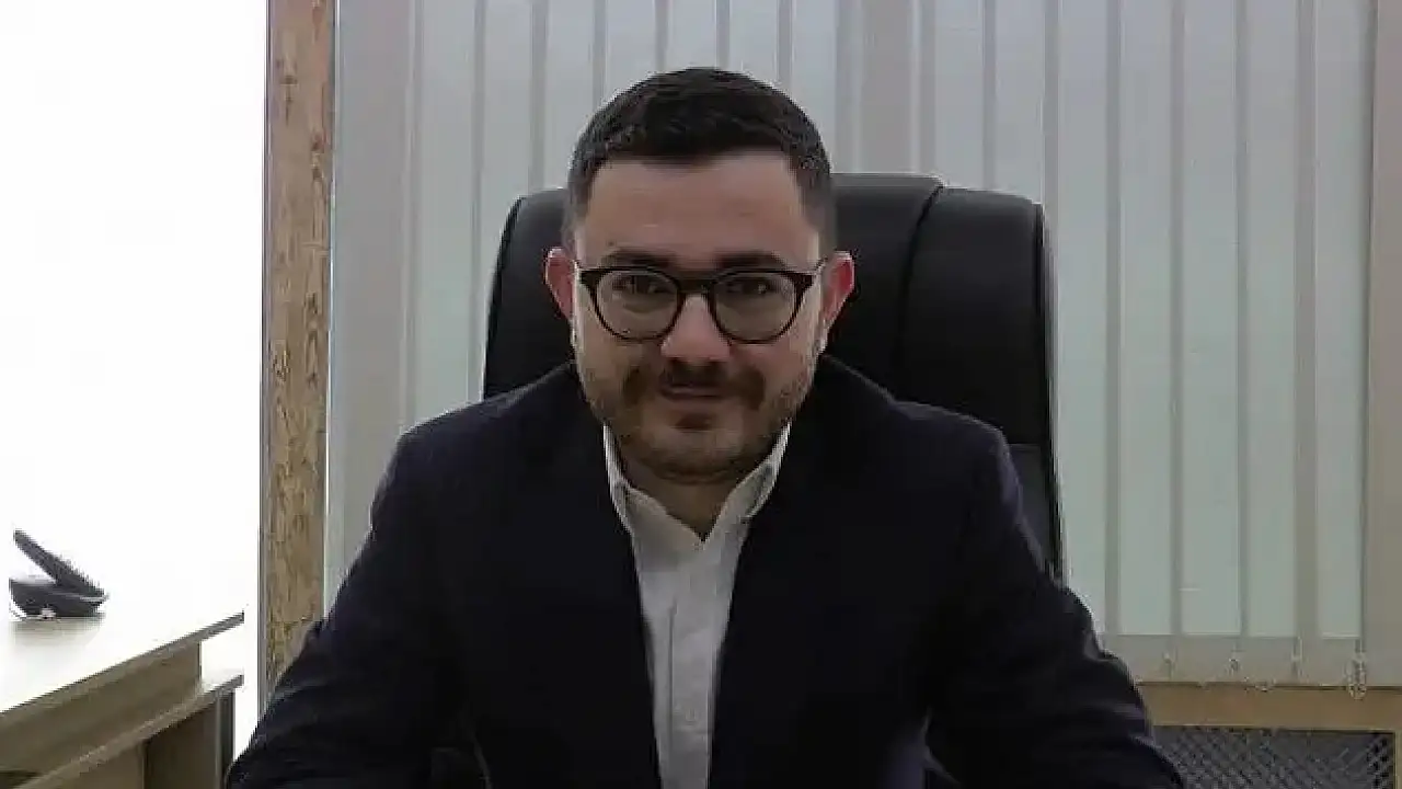 Kayserili Yazar Emre Akpınar'dan Dijital Çağa Eleştirel Bakış: "BENVERİ"