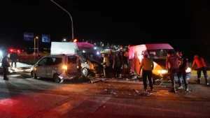 Kayseri-Niğde Kara Yolunda Gece Yarısı Zincirleme Kaza: 1’i Ağır 10 Yaralı