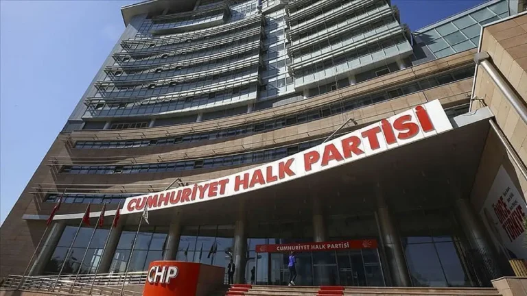Kayserili Milletvekili Nimet Özdemir’in Parti Değişiklikleri ve AK Parti İddiaları Gündemde