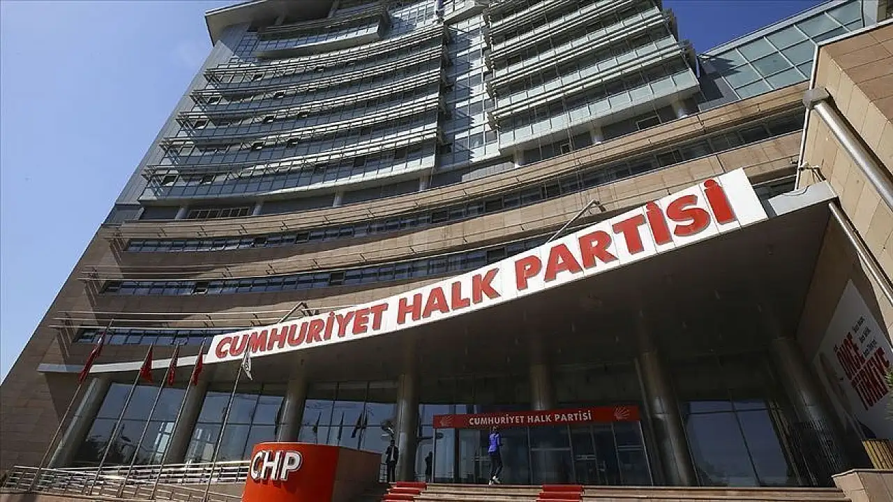 Kayserili Milletvekili Nimet Özdemir'in Parti Değişiklikleri ve AK Parti İddiaları Gündemde