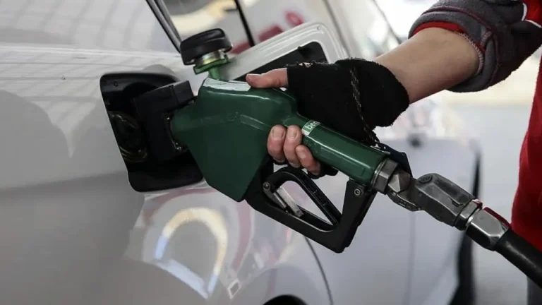 Küresel Enerji Piyasalarındaki Yumuşama Akaryakıt Fiyatlarına Yansıdı: Benzinde Yeni İndirim Rüzgarı