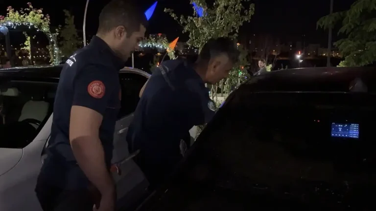 Kayseri’deki Otoparkta Kriz: Mahsur Kalan Bebek Kurtarıldı, Gazetecilere Saldırı